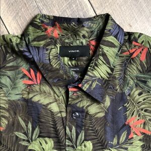 Men’s Classic Fit Button Up